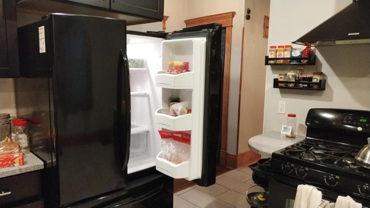 Cool And Affordable Apartment Гейлсбърг Екстериор снимка